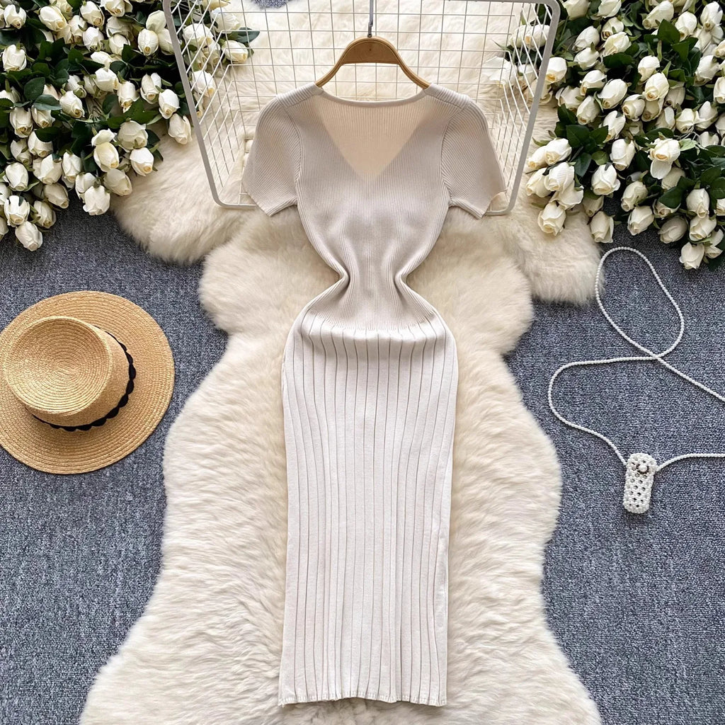 V-Neck Knit Maxi Dress – Elegant Slim Fit Button Dress